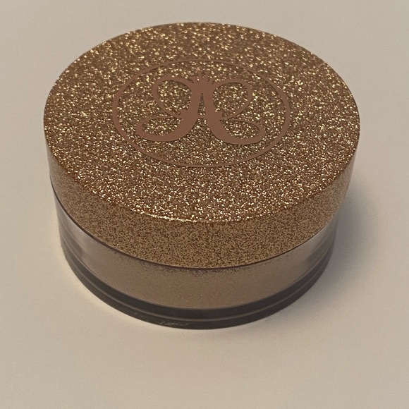 Anastasia Beverly Hills Loose Highlighter in Vegas - Picture 2 of 2